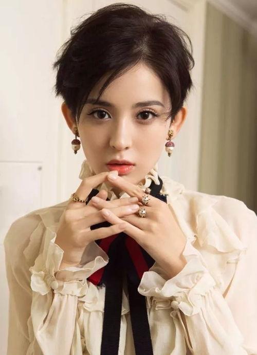 娱乐吃瓜姐娜扎,娱乐圈的瓜田女王,揭秘明星背后的故事