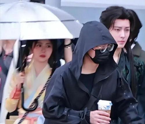 最新娱乐吃瓜爆料视频,揭秘明星幕后真相,吃瓜群众速来围观!